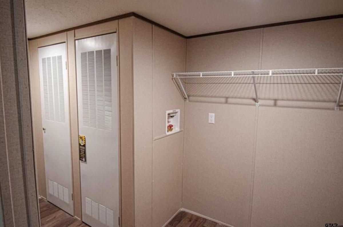 Picture of Home For Sale in Pittsburg, Texas, United States