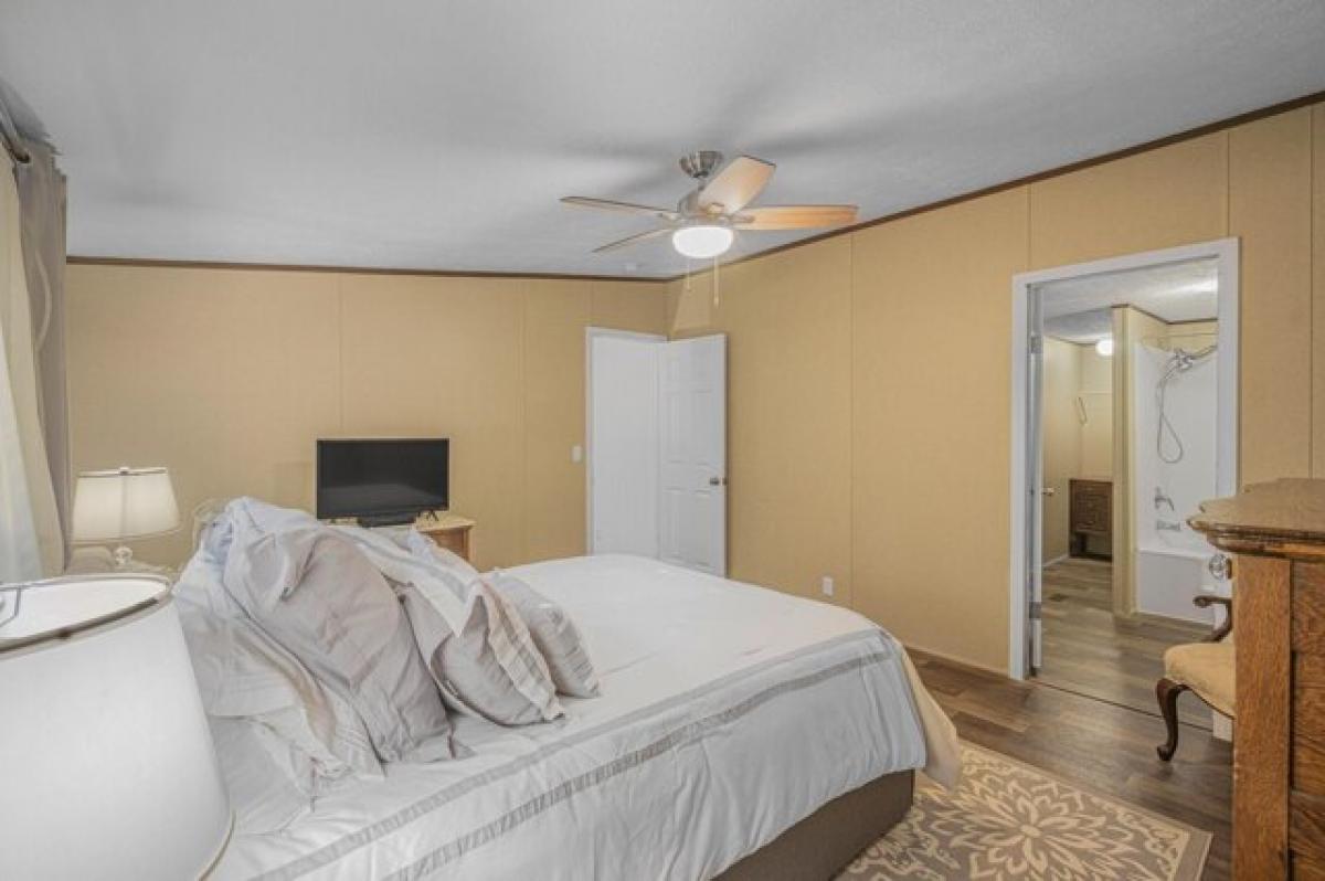 Picture of Home For Sale in Defuniak Springs, Florida, United States