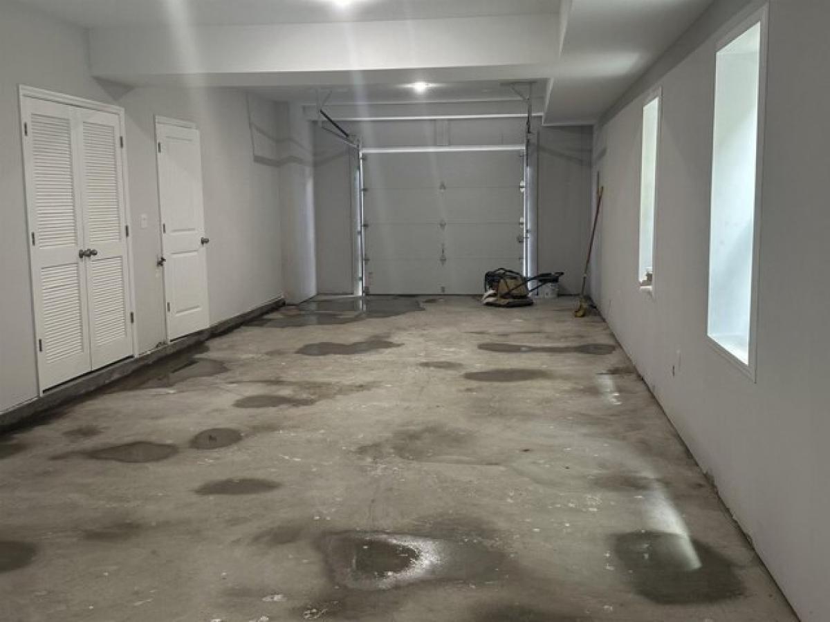 Picture of Home For Sale in Jersey City, New Jersey, United States