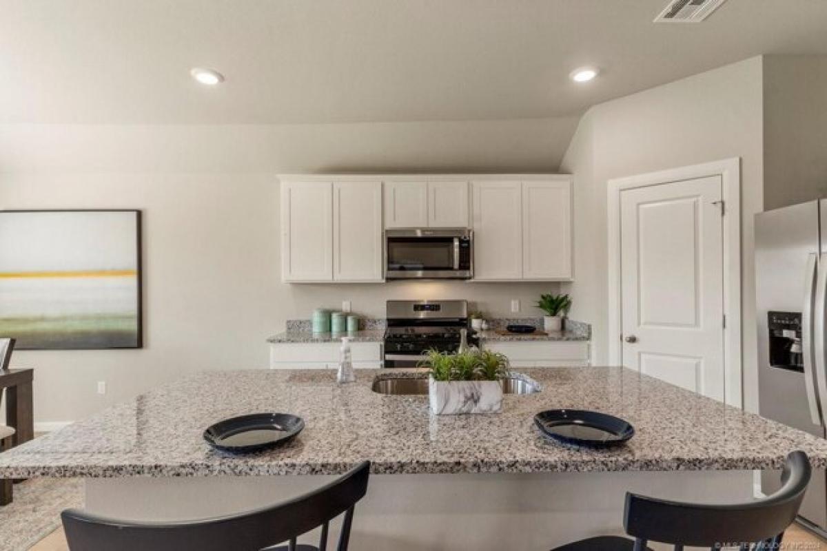 Picture of Home For Sale in Owasso, Oklahoma, United States