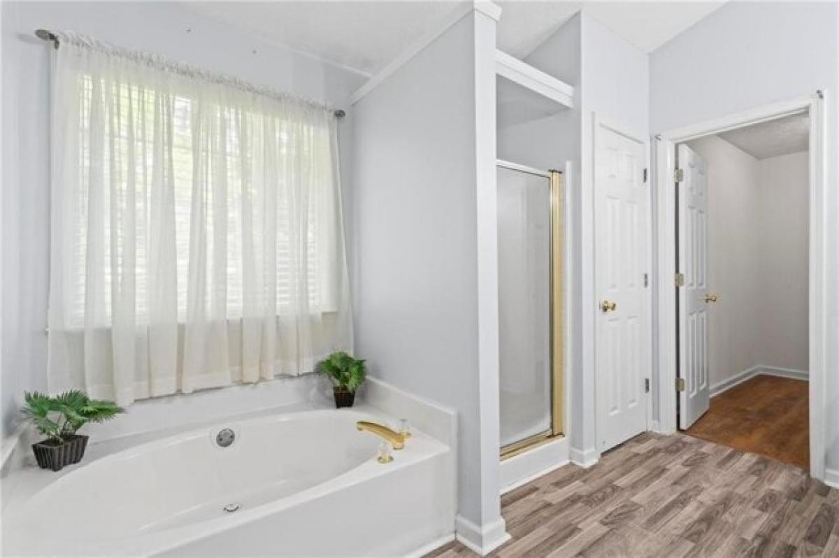 Picture of Home For Sale in Alpharetta, Georgia, United States