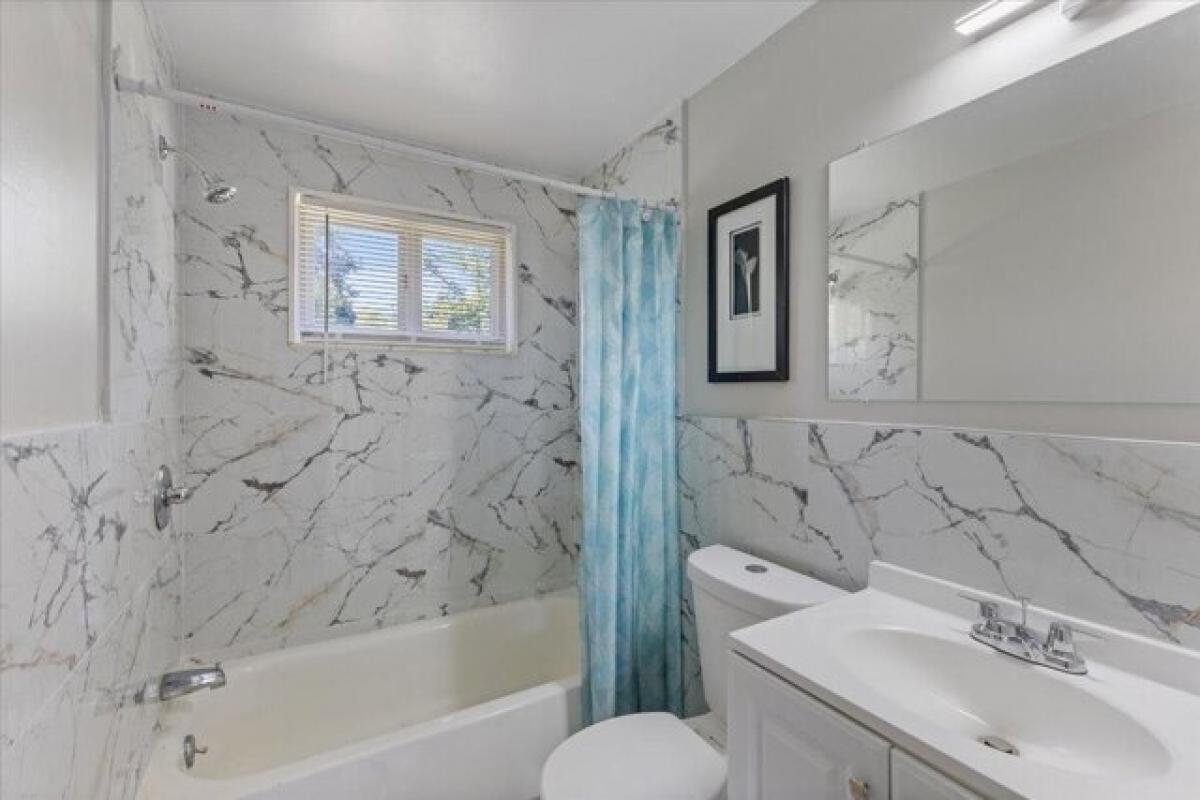 Picture of Home For Sale in Ann Arbor, Michigan, United States