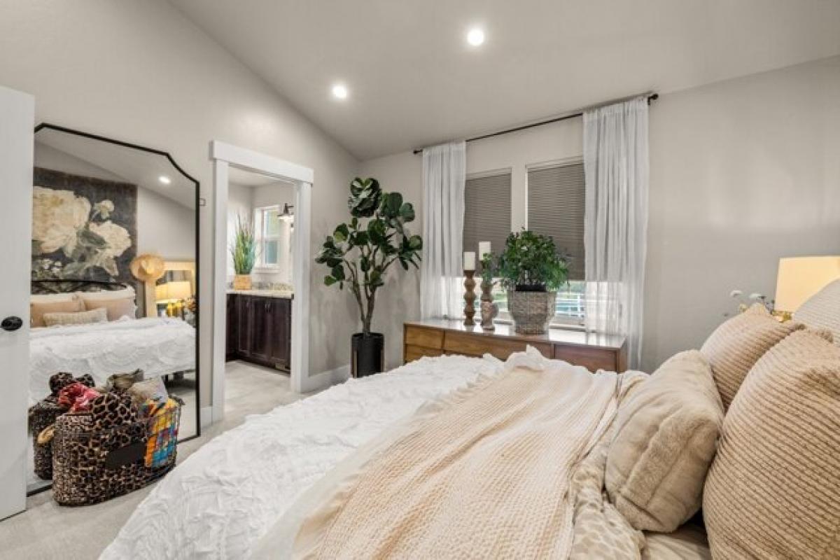 Picture of Home For Sale in Kalispell, Montana, United States