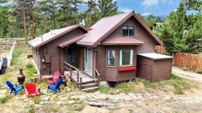 Home For Sale in Allenspark, Colorado