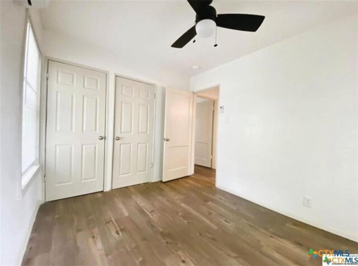 Picture of Home For Sale in San Marcos, Texas, United States