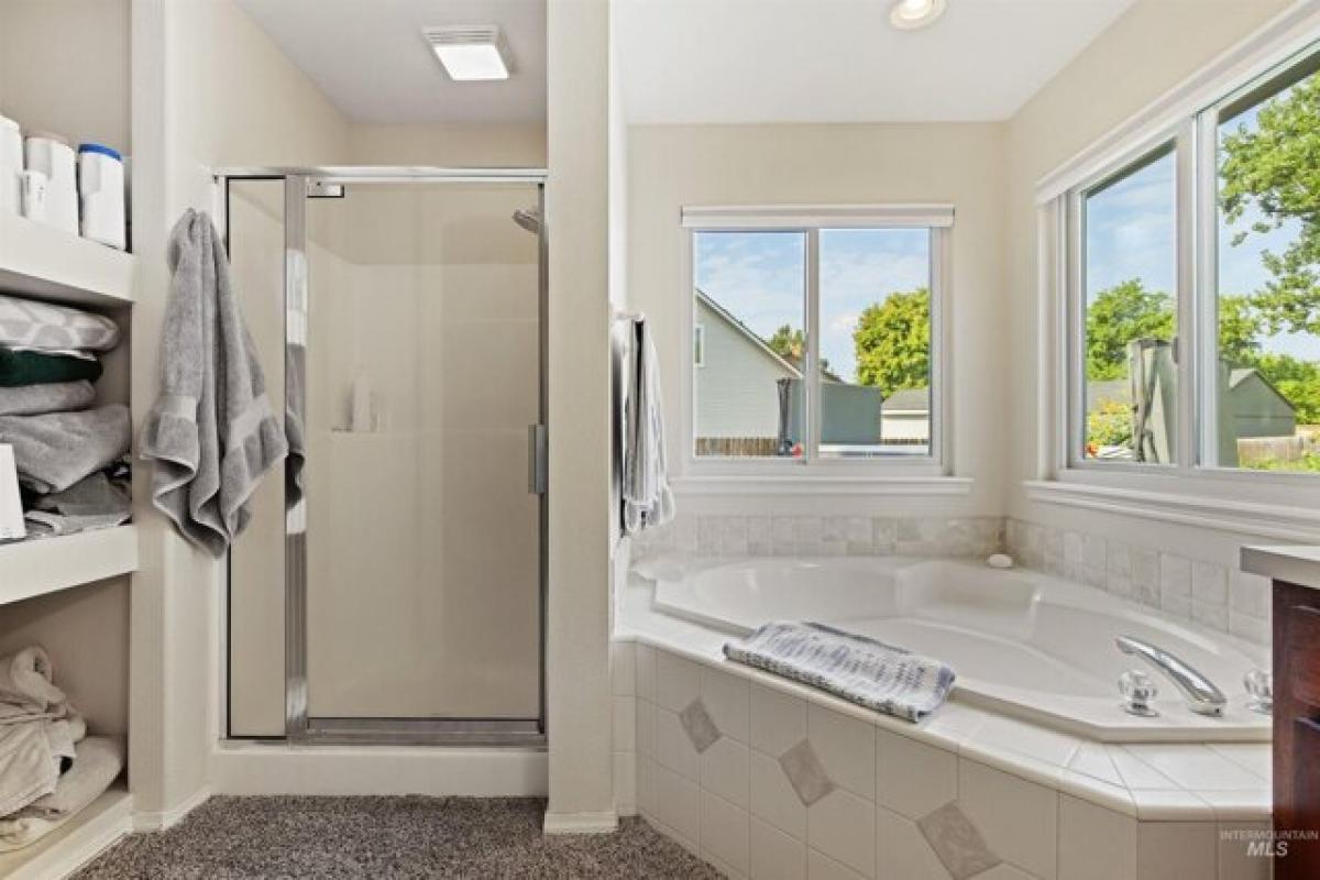 Picture of Home For Sale in Meridian, Idaho, United States