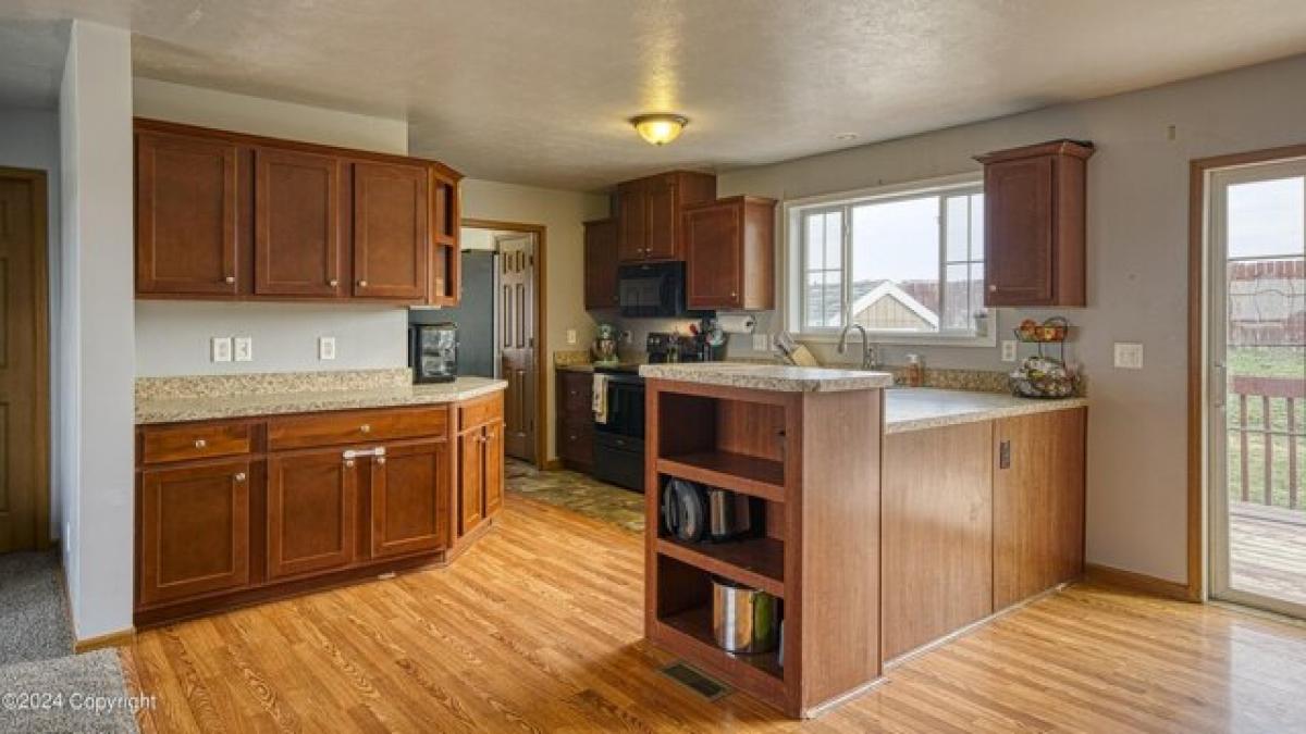 Picture of Home For Sale in Gillette, Wyoming, United States