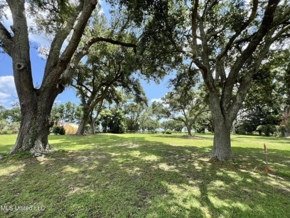 Picture of Residential Land For Sale in Gulfport, Mississippi, United States