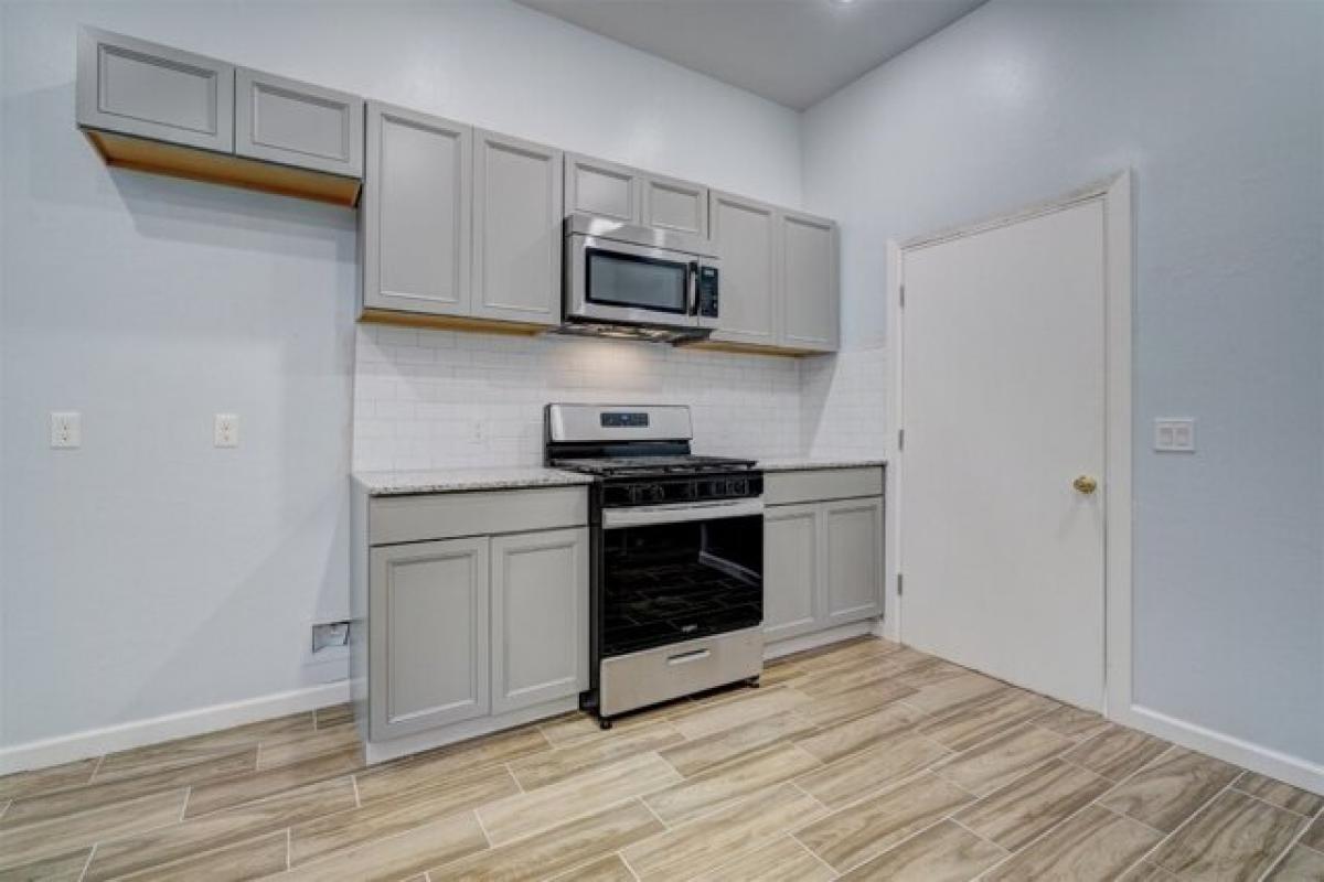 Picture of Home For Sale in Shawnee, Oklahoma, United States