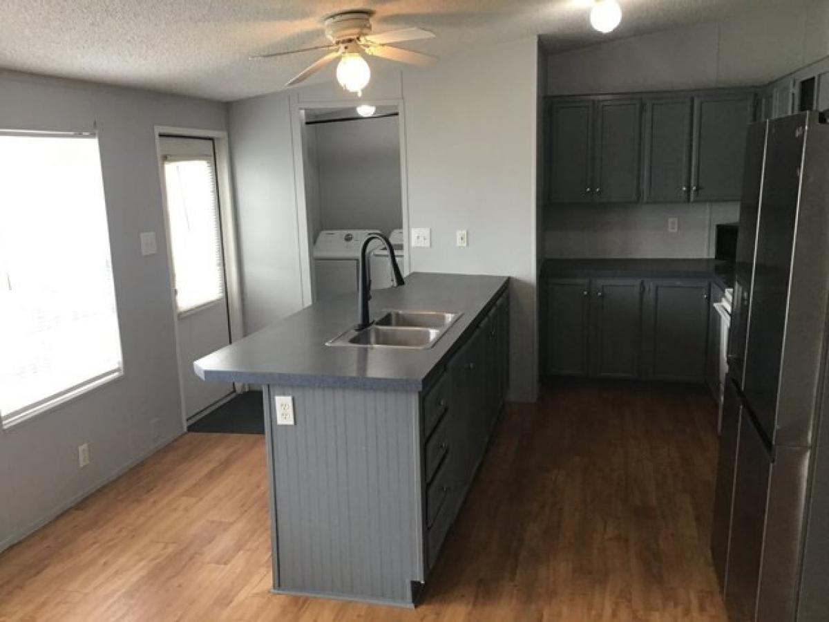 Picture of Home For Sale in San Marcos, Texas, United States