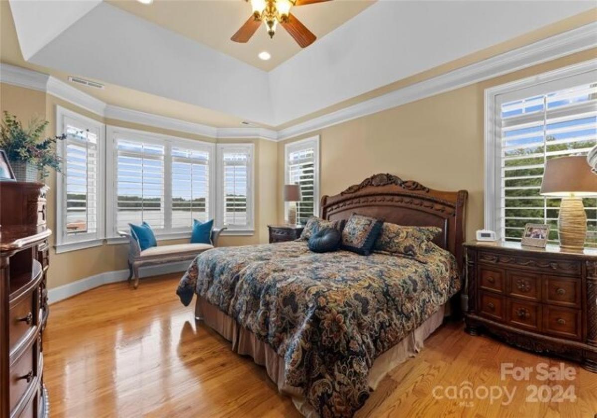 Picture of Home For Sale in Denver, North Carolina, United States