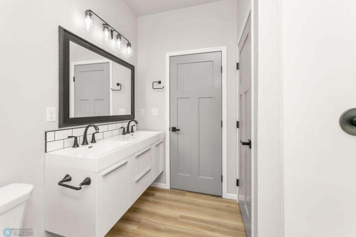 Picture of Home For Sale in Moorhead, Minnesota, United States