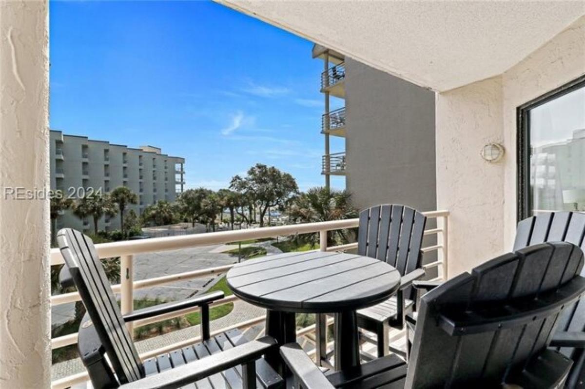 Picture of Home For Sale in Hilton Head Island, South Carolina, United States