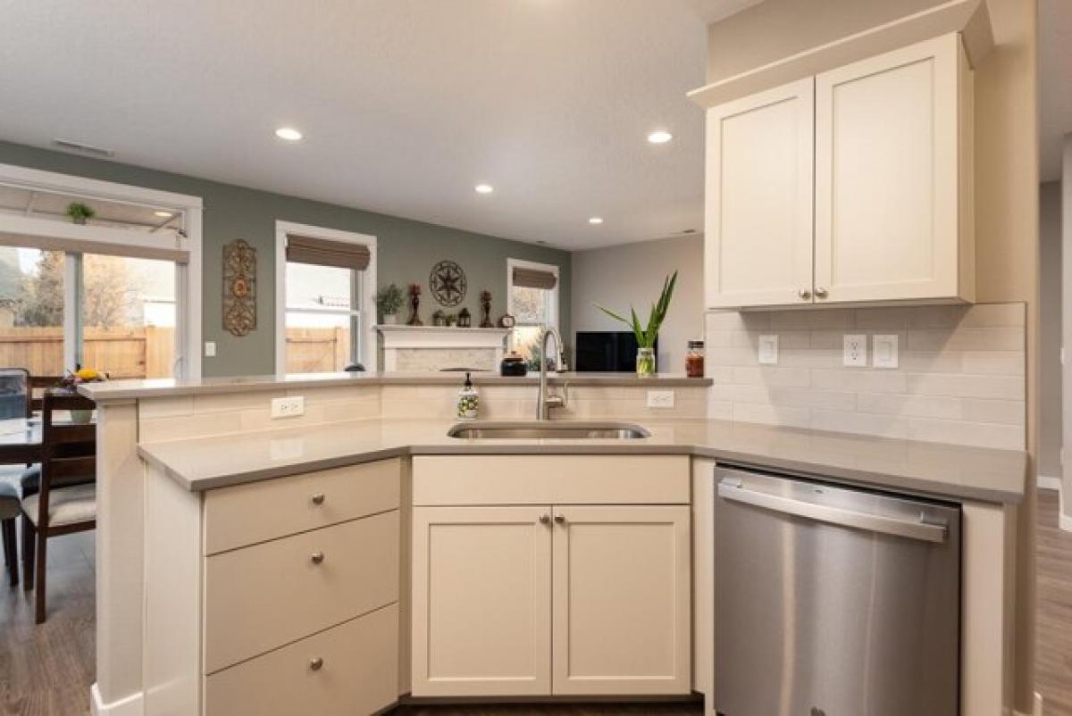 Picture of Home For Sale in Redmond, Oregon, United States