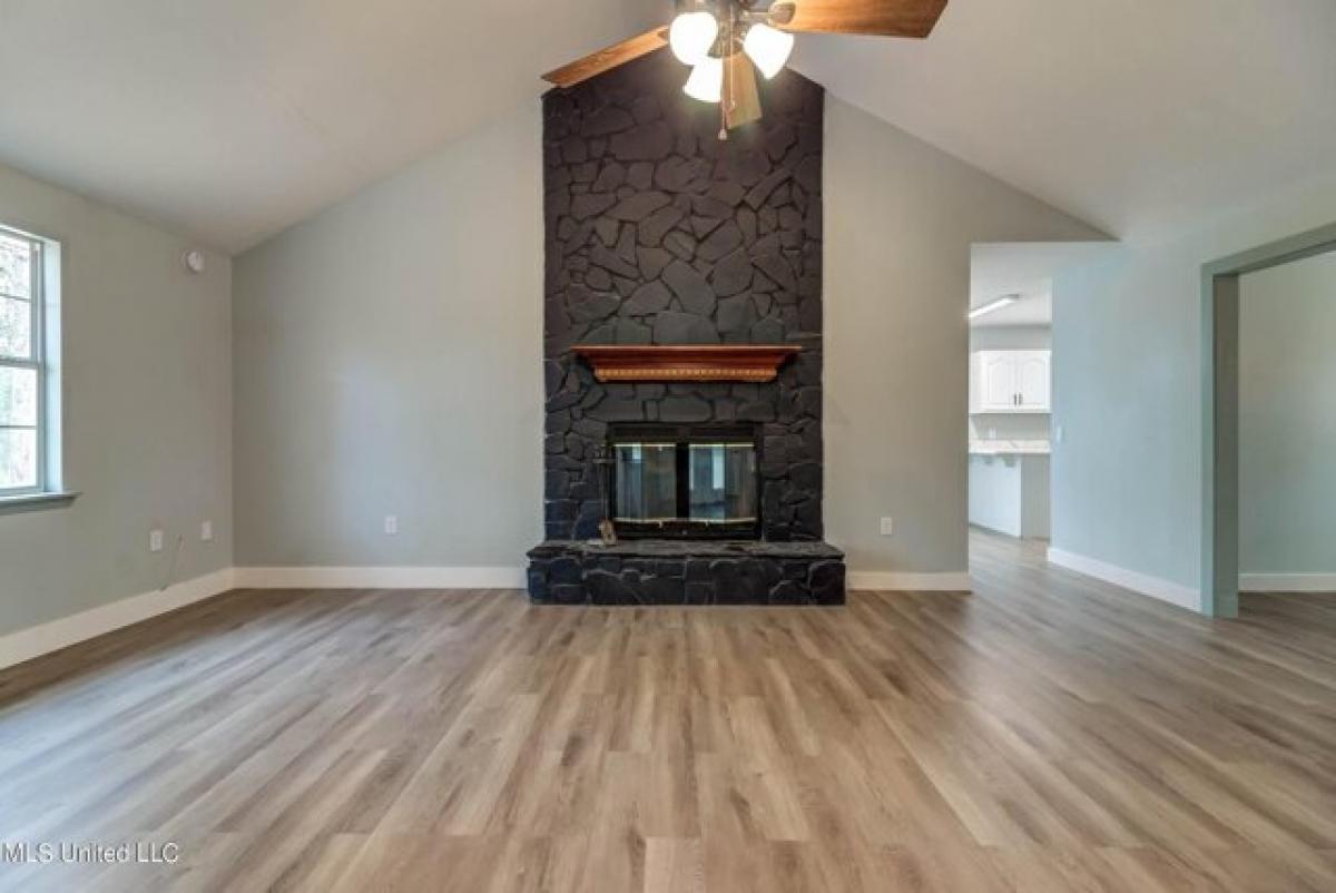 Picture of Home For Sale in Gulfport, Mississippi, United States