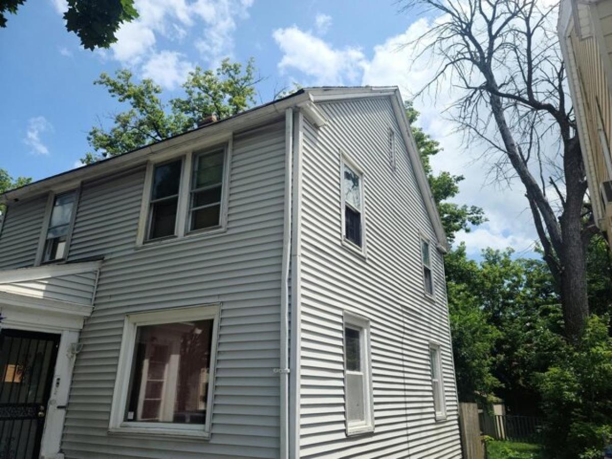 Picture of Home For Sale in Milwaukee, Wisconsin, United States