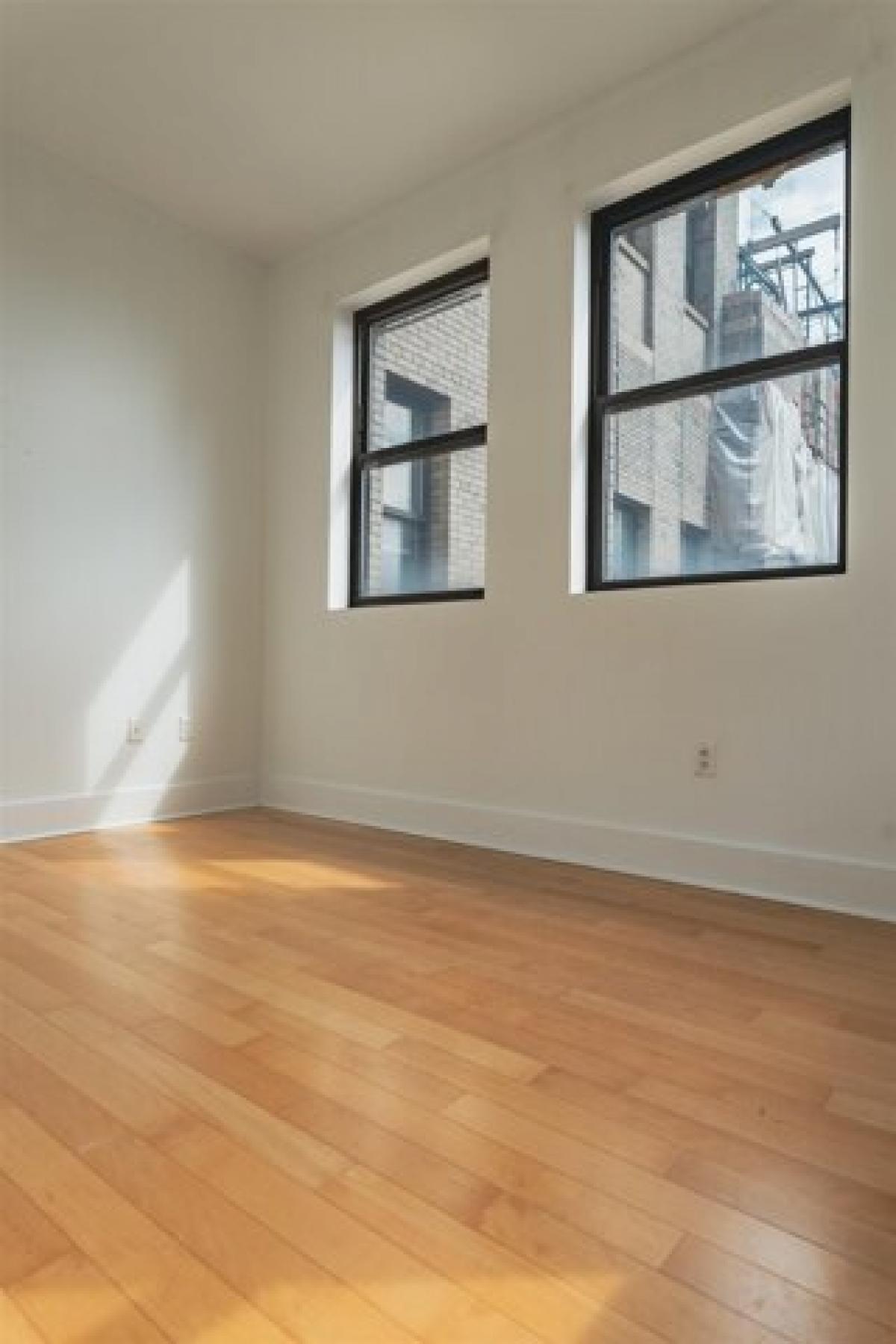 Picture of Home For Sale in Jersey City, New Jersey, United States