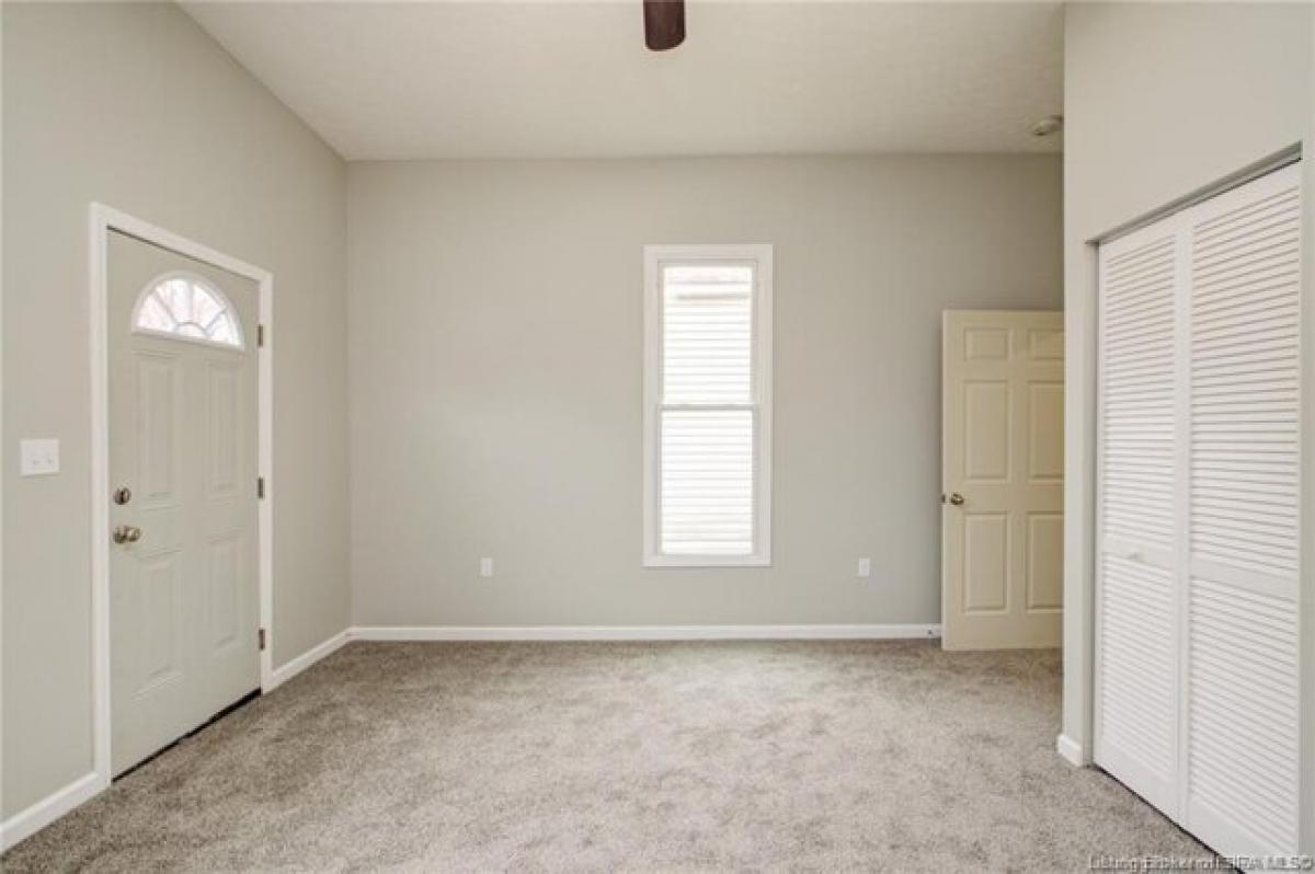 Picture of Home For Sale in New Albany, Indiana, United States