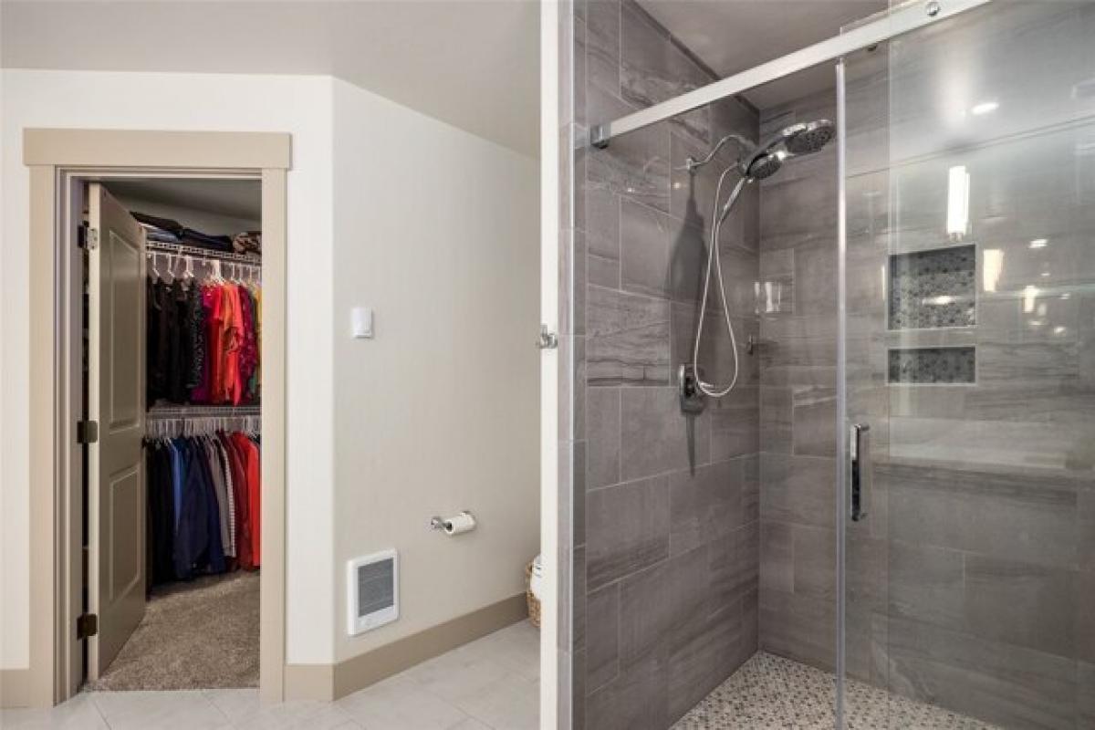 Picture of Home For Sale in Kalispell, Montana, United States