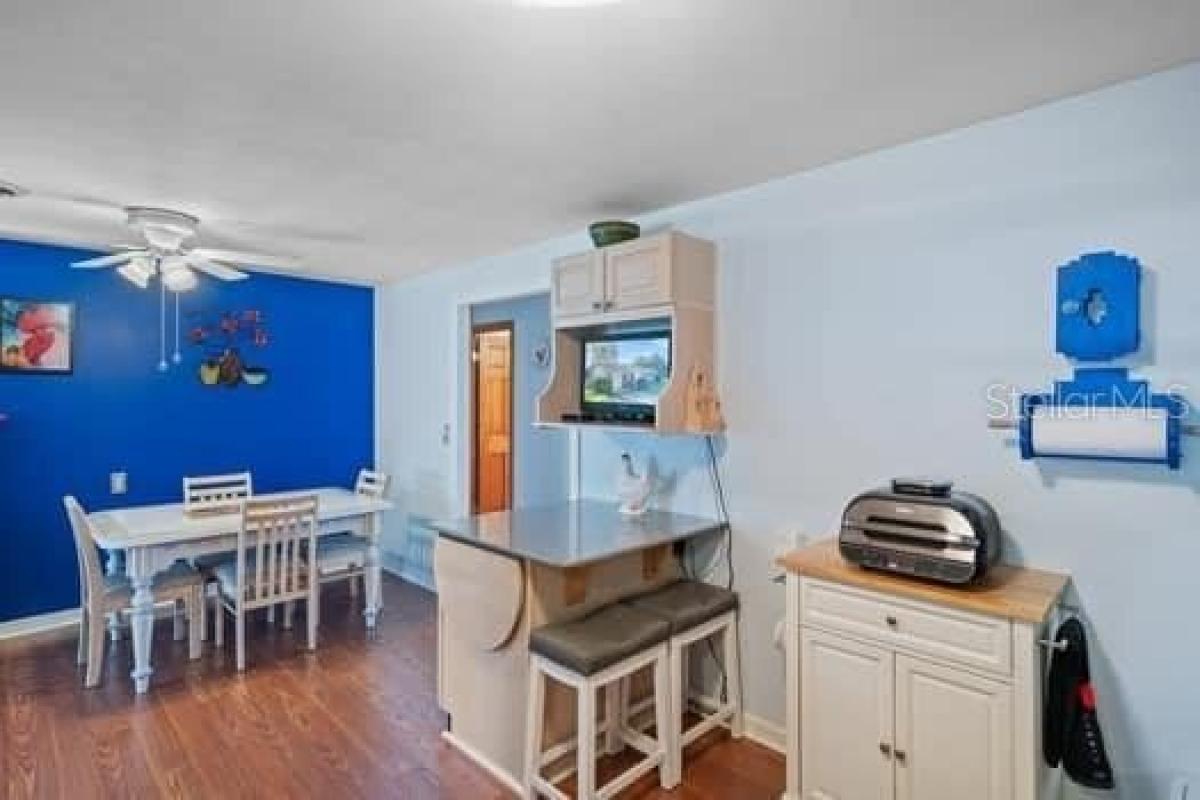 Picture of Home For Sale in Zephyrhills, Florida, United States