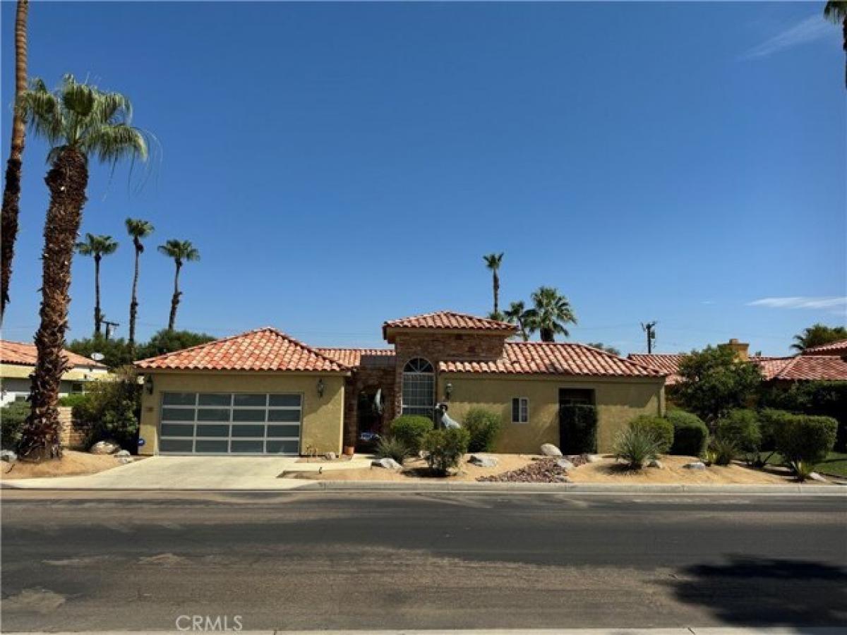 Picture of Home For Sale in Palm Desert, California, United States