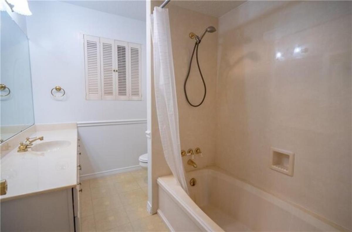 Picture of Home For Sale in Metairie, Louisiana, United States