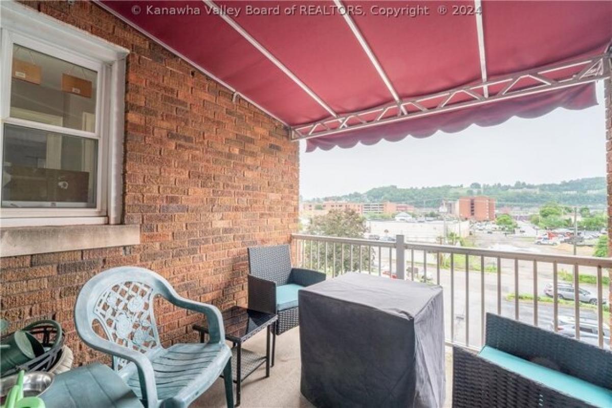 Picture of Home For Sale in Charleston, West Virginia, United States