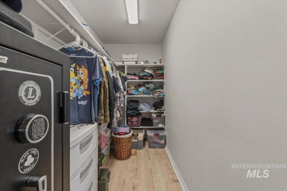 Picture of Home For Sale in Caldwell, Idaho, United States