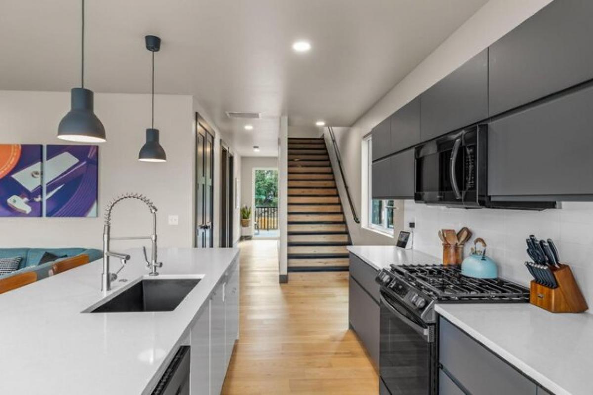 Picture of Home For Sale in Bend, Oregon, United States