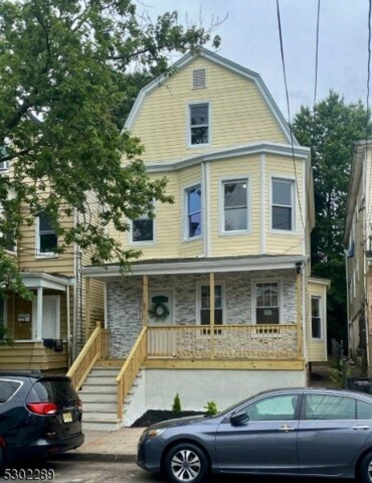 Picture of Home For Sale in Newark, New Jersey, United States