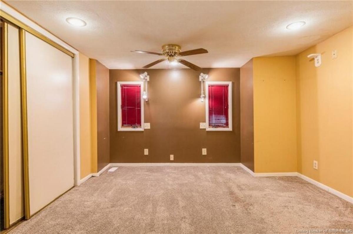 Picture of Home For Sale in New Albany, Indiana, United States