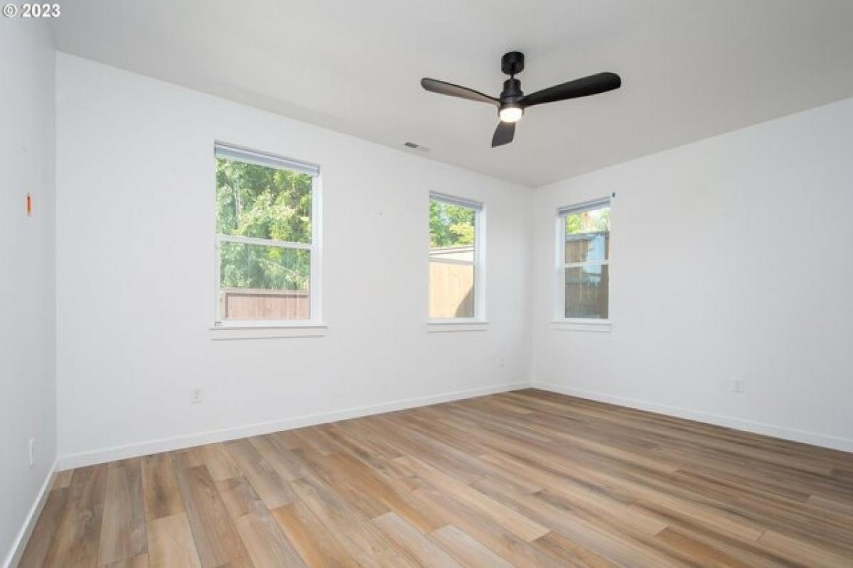 Picture of Home For Sale in Washougal, Washington, United States