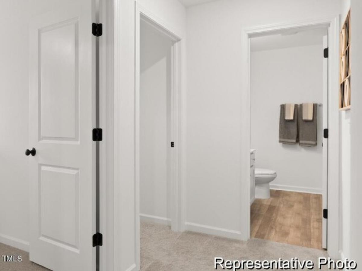 Picture of Home For Sale in Clayton, North Carolina, United States