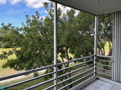 Home For Sale in Pompano Beach, Florida