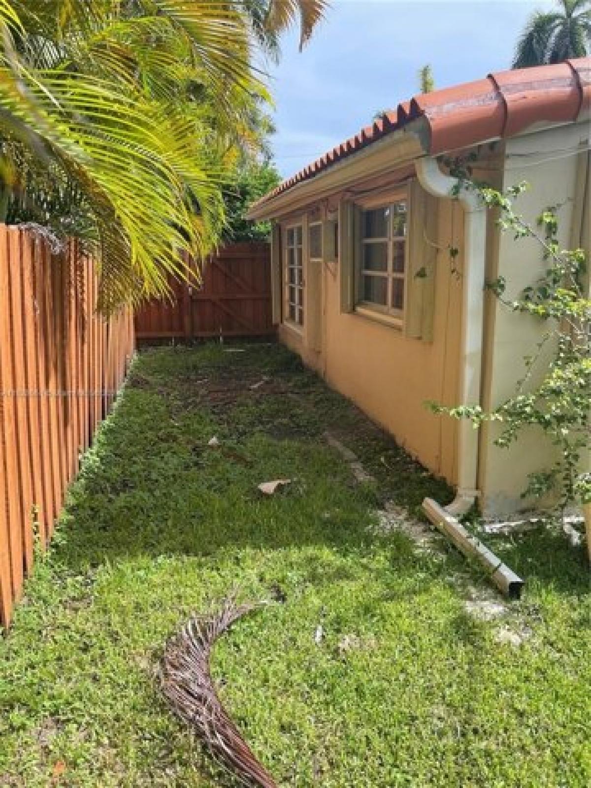 Picture of Home For Sale in Hallandale Beach, Florida, United States