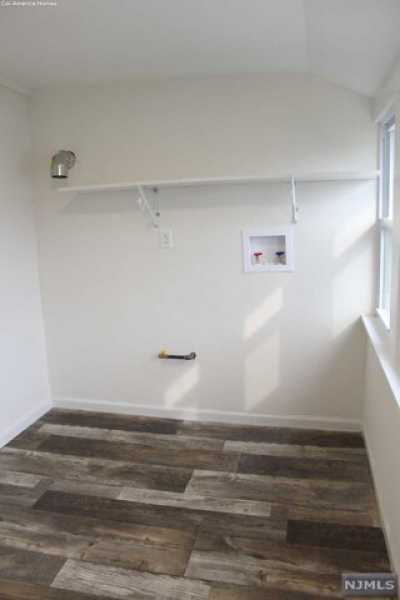 Home For Rent in Lyndhurst, New Jersey