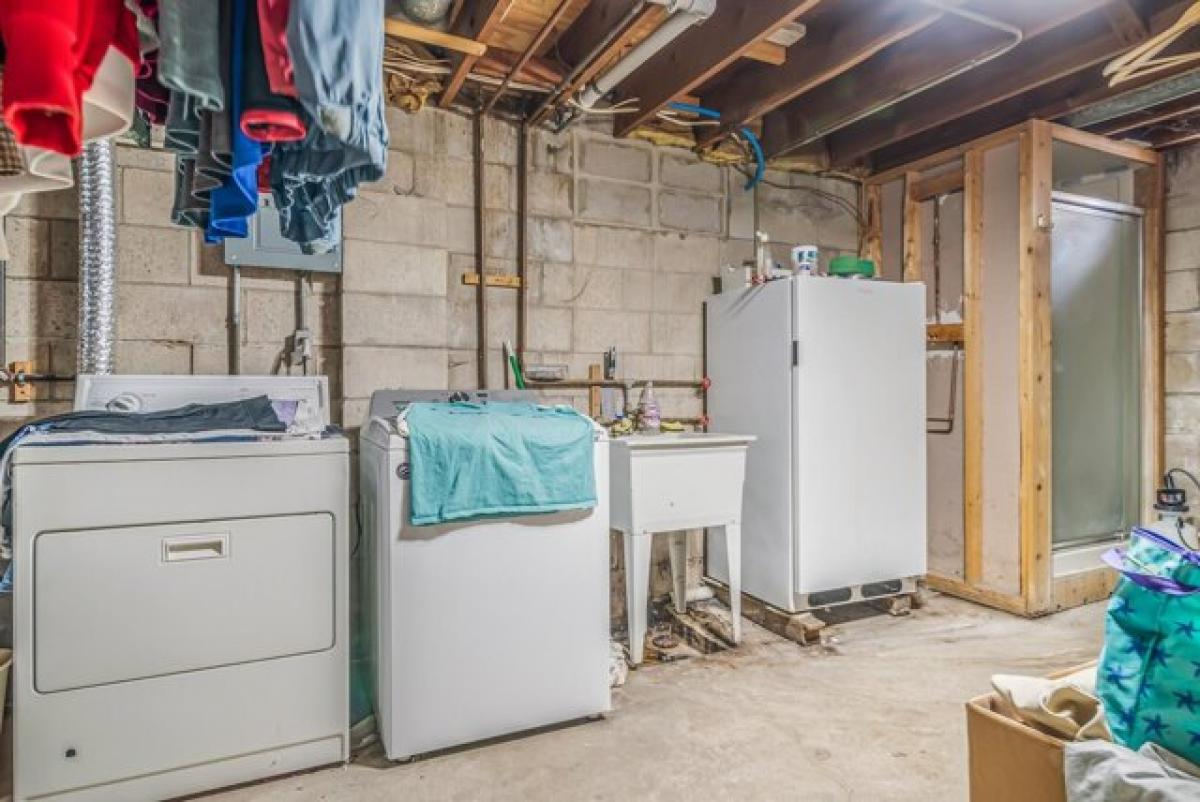 Picture of Home For Sale in Sheboygan, Wisconsin, United States