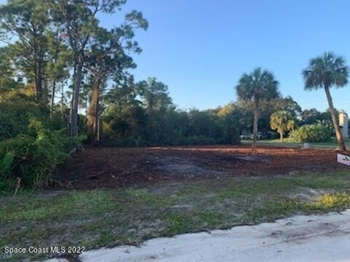 Picture of Residential Land For Sale in Vero Beach, Florida, United States