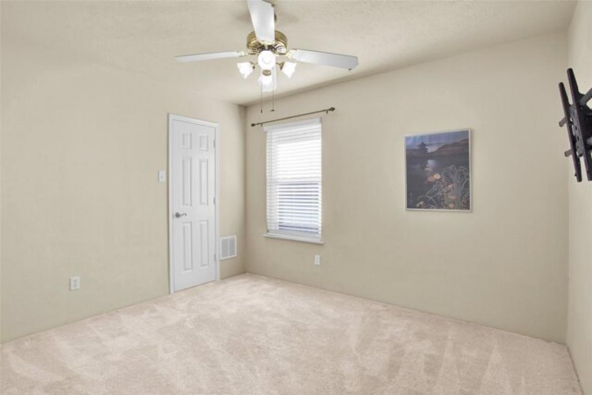 Picture of Home For Sale in Dickinson, Texas, United States