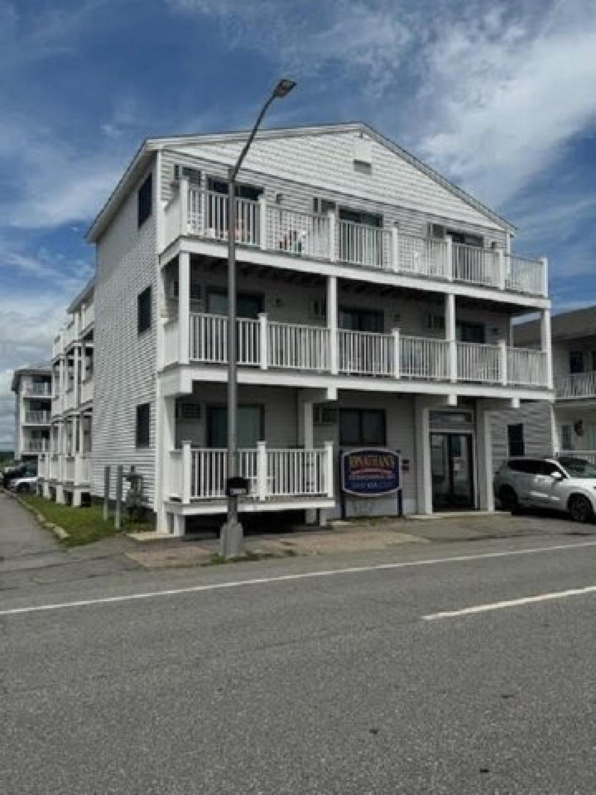 Picture of Home For Sale in Hampton, New Hampshire, United States