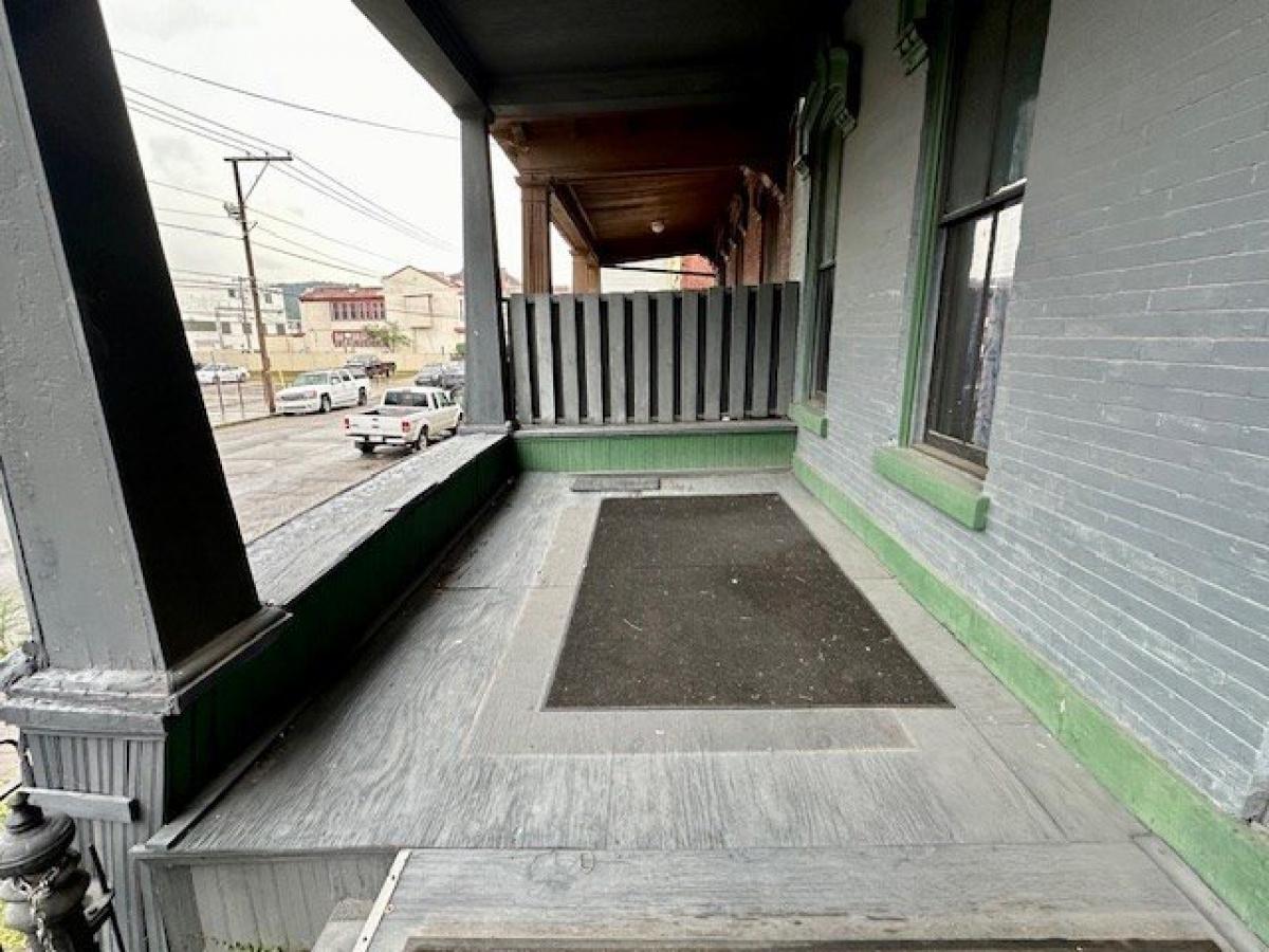 Picture of Home For Sale in Wheeling, West Virginia, United States