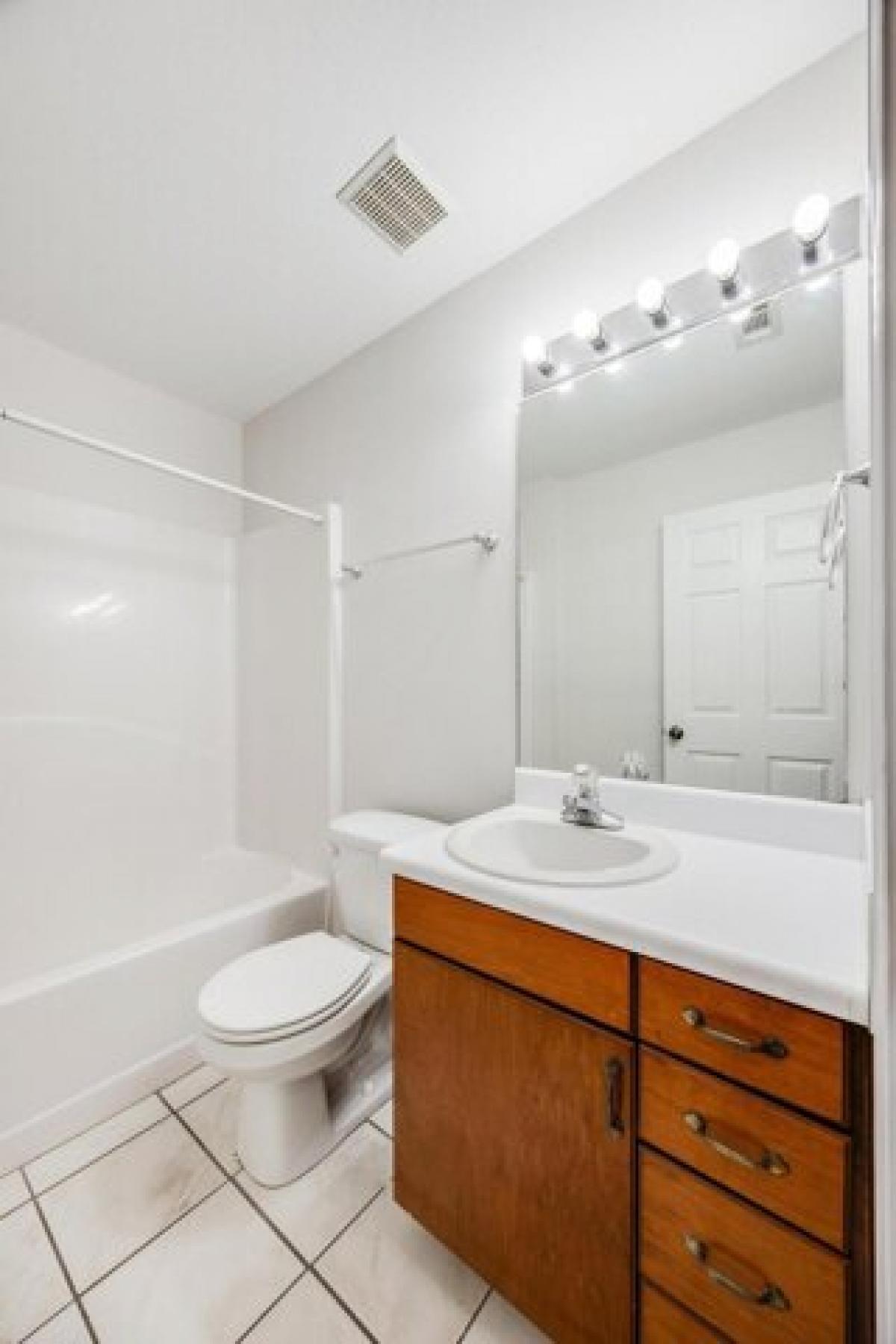 Picture of Home For Sale in Crestview, Florida, United States