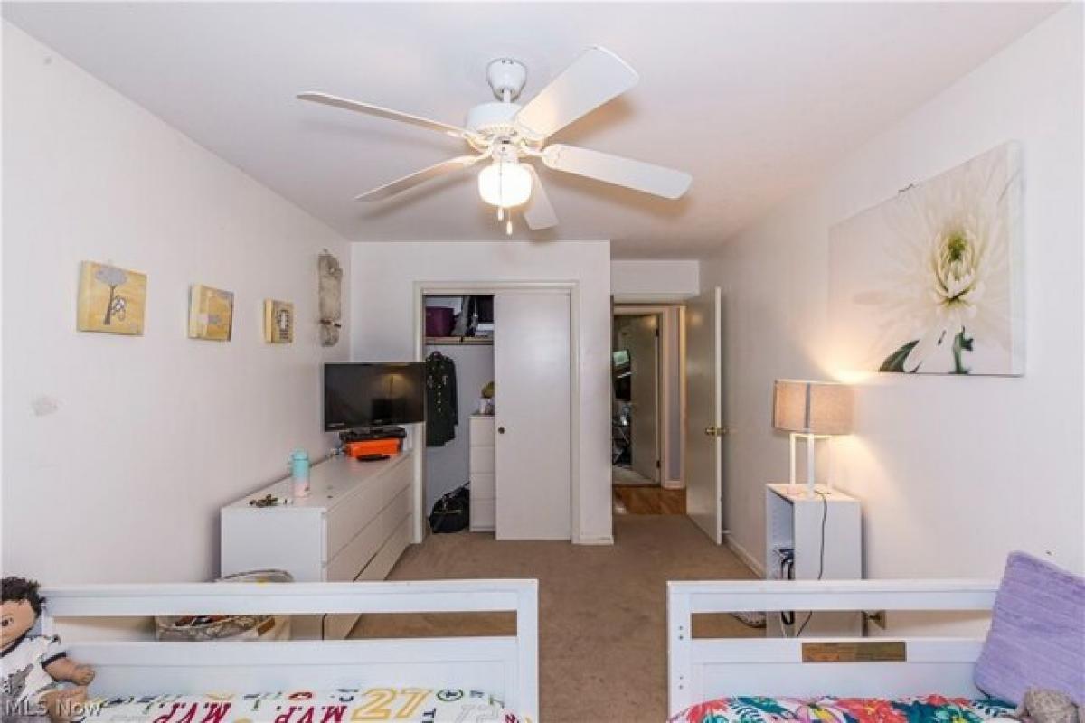 Picture of Home For Sale in Akron, Ohio, United States