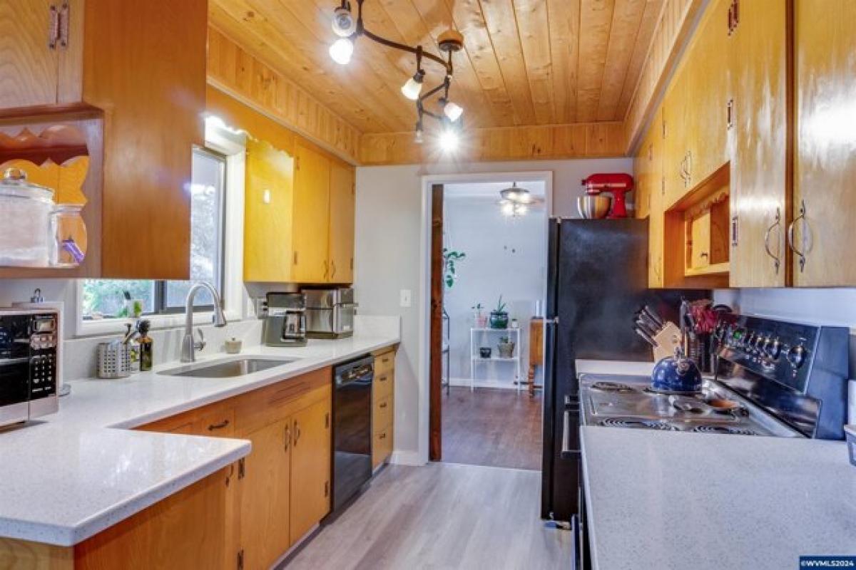 Picture of Home For Sale in Salem, Oregon, United States