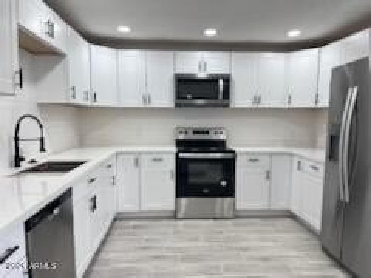 Picture of Home For Sale in Avondale, Arizona, United States