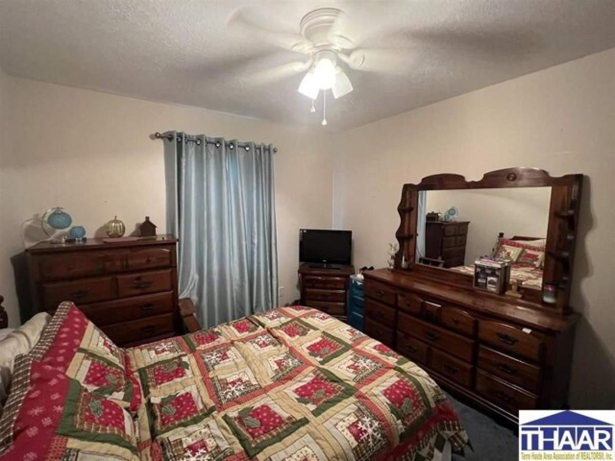 Picture of Home For Sale in Terre Haute, Indiana, United States