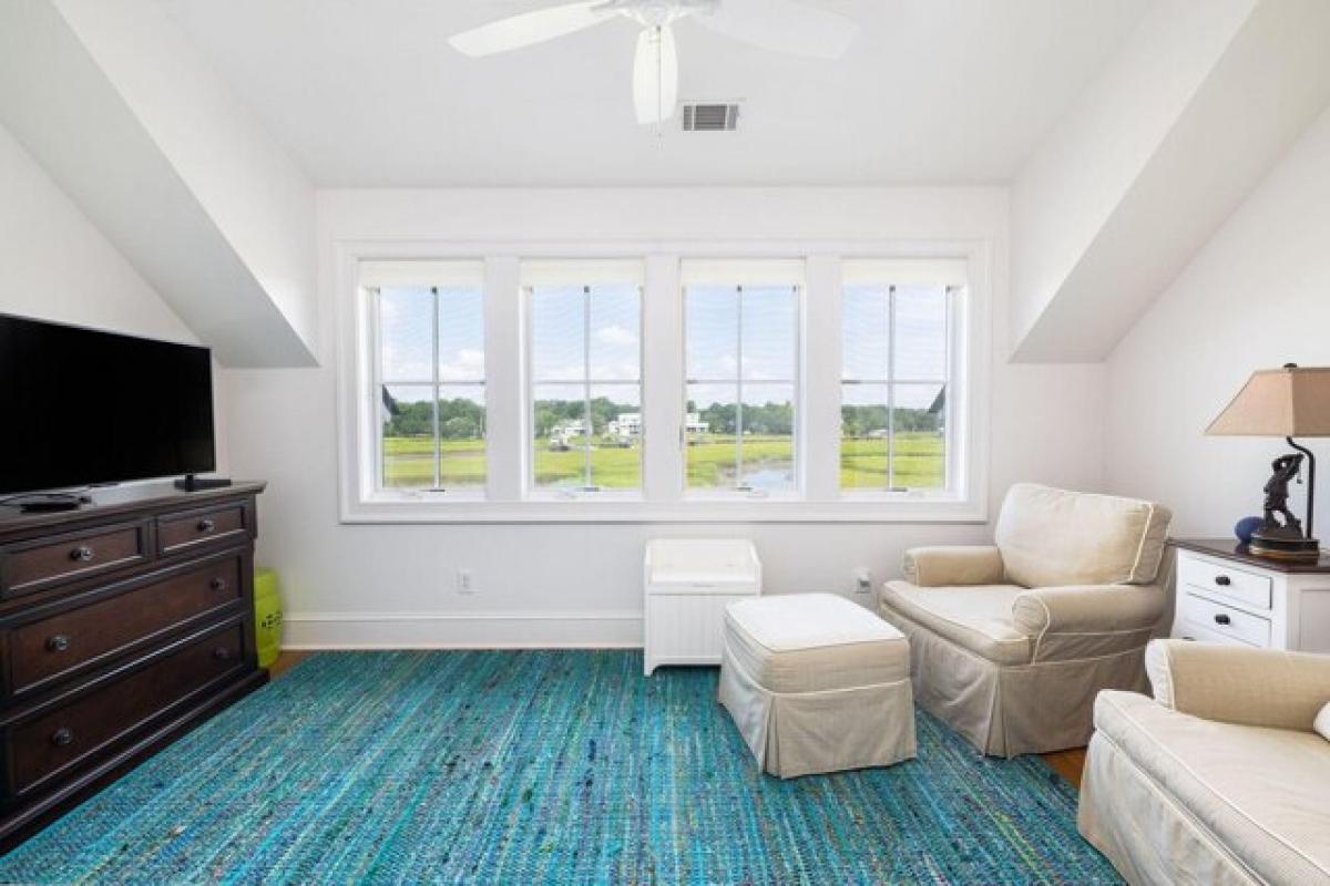 Picture of Home For Sale in Mount Pleasant, South Carolina, United States