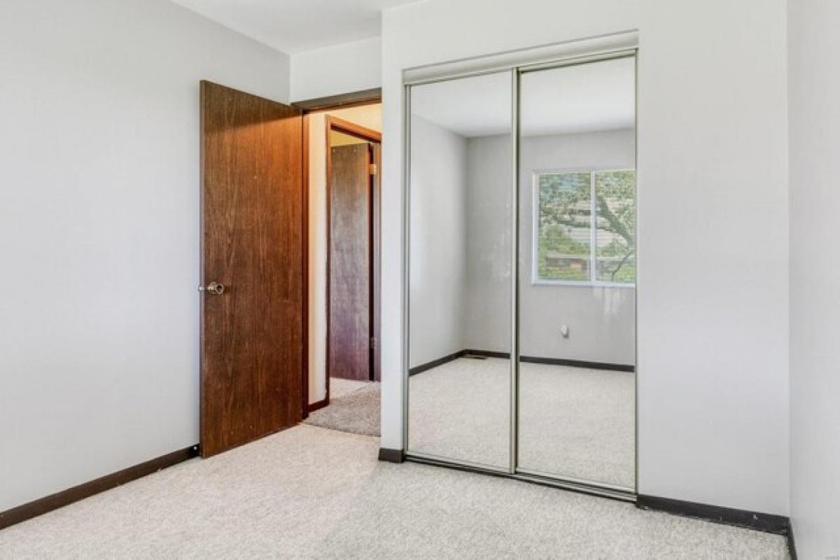 Picture of Home For Sale in Florissant, Missouri, United States