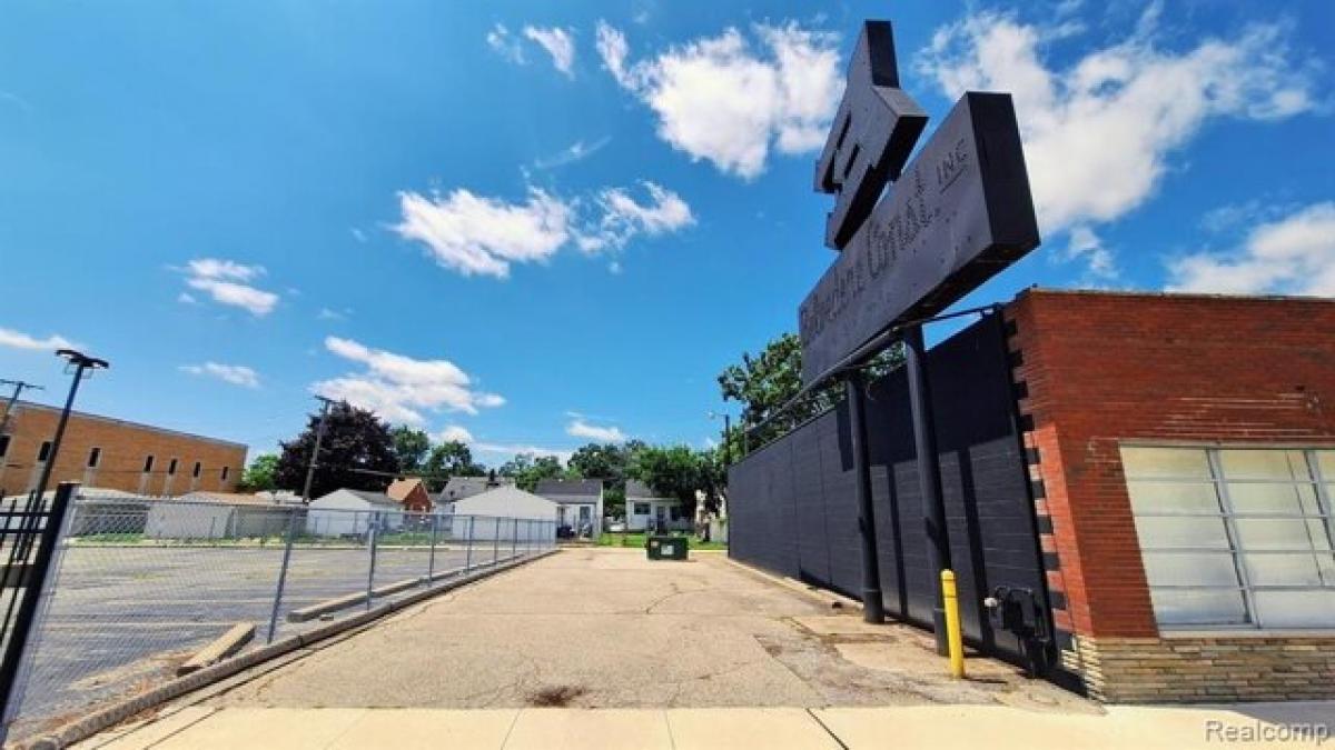 Picture of Residential Land For Sale in Detroit, Michigan, United States