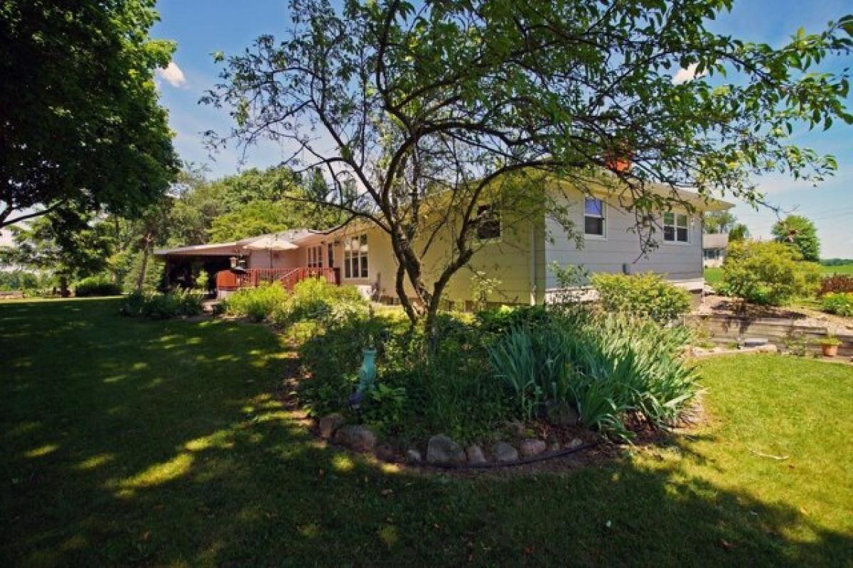 Picture of Home For Sale in Adrian, Michigan, United States